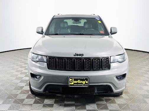 Sting Gray Clearcoat 2021 Jeep Grand Cherokee LAREDO