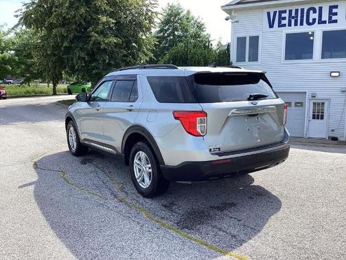 ICONIC SILVER METALLIC 2022 Ford Explorer XLT