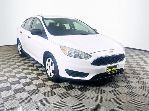 OXFORD WHITE 2018 Ford Focus S
