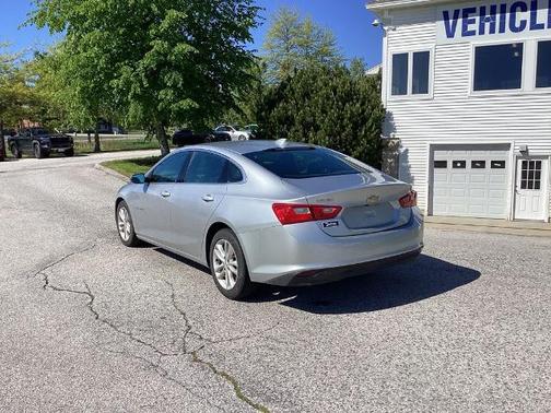 Silver Ice Metallic 2018 Chevrolet Malibu LT W/1LT