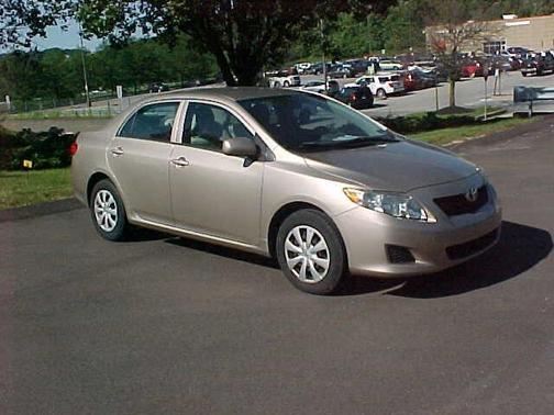 Photo 2 of 18 of 2009 Toyota Corolla LE