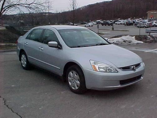 2004 Honda Accord LX 4dr Sedan w/Side Airbags