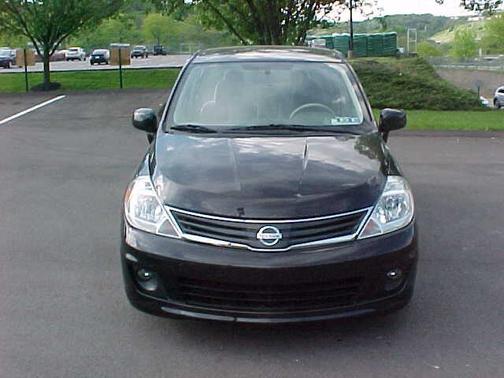 Photo 3 of 23 of 2011 Nissan Versa 1.8 SL