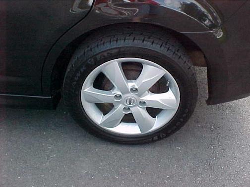 Photo 5 of 23 of 2011 Nissan Versa 1.8 SL