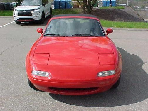 1992 Mazda MX-5 Miata Base 2dr Convertible