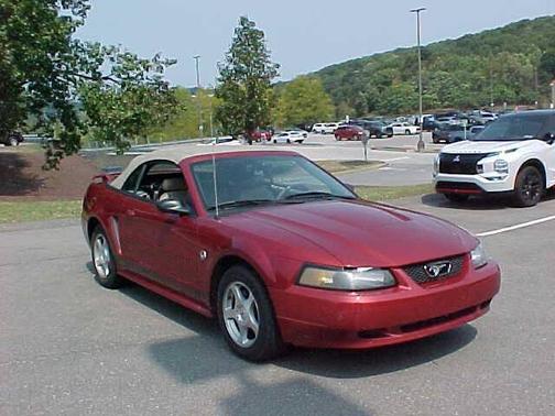 2004 Ford Mustang Deluxe