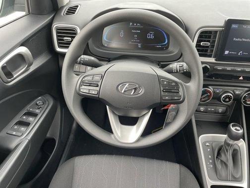 2025 Hyundai VENUE SE
