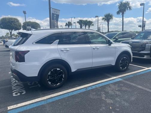 2025 Kia Sorento S