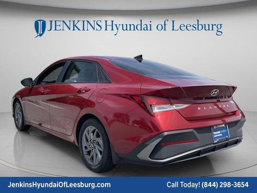 Red 2024 Hyundai ELANTRA SEL