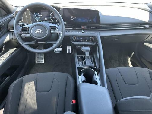2025 Hyundai ELANTRA HEV SEL