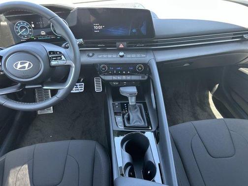 2025 Hyundai ELANTRA HEV SEL
