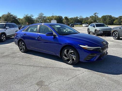 2025 Hyundai ELANTRA Limited