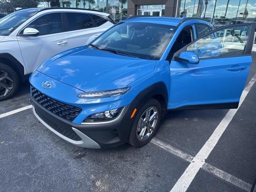 2022 Hyundai KONA SEL