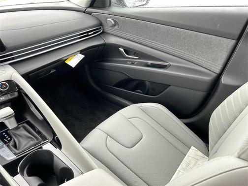 2025 Hyundai ELANTRA HEV Limited