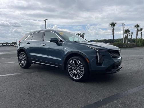 2024 Cadillac XT4 Premium Luxury