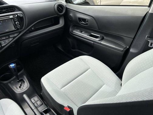 2016 Toyota Prius c Four