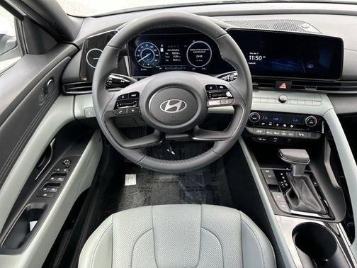2025 Hyundai ELANTRA HEV Limited