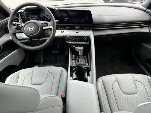 2025 Hyundai ELANTRA HEV Limited