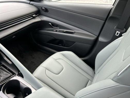 2025 Hyundai ELANTRA HEV Limited