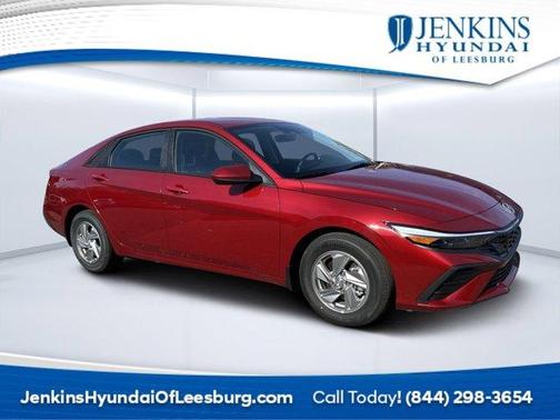 2025 Hyundai ELANTRA SE