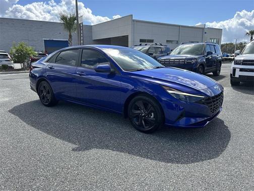 2023 Hyundai ELANTRA SEL