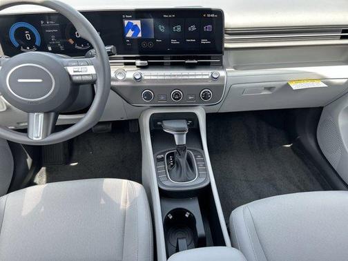 2025 Hyundai KONA SE