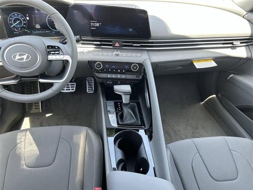 2025 Hyundai ELANTRA HEV SEL Sport