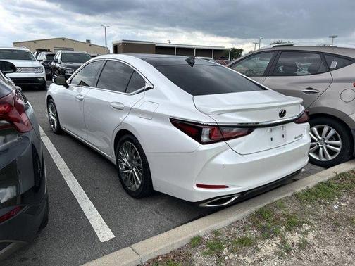 2022 Lexus ES 350 Ultra Luxury
