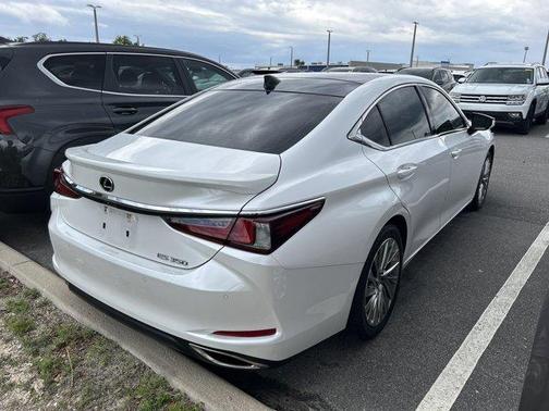 2022 Lexus ES 350 Ultra Luxury