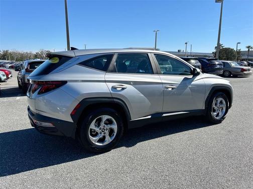2023 Hyundai TUCSON SE