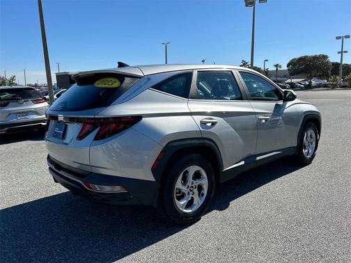 2023 Hyundai TUCSON SE