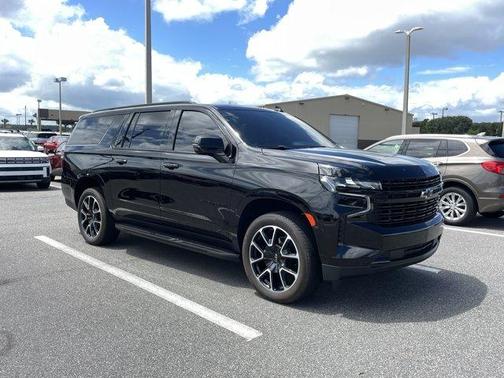 2023 Chevrolet Suburban RST