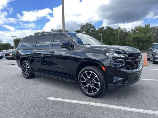 2023 Chevrolet Suburban RST