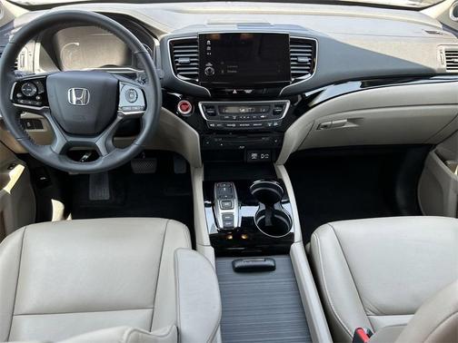 2022 Honda Pilot Touring 7-Passenger