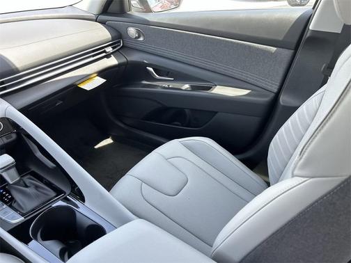2025 Hyundai ELANTRA HEV Limited
