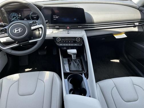 2025 Hyundai ELANTRA HEV Limited