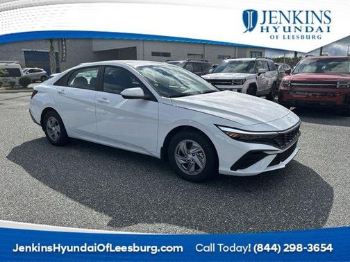 2025 Hyundai ELANTRA SE