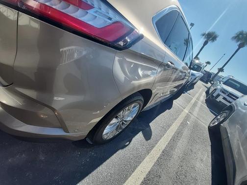 2021 Ford Edge Titanium
