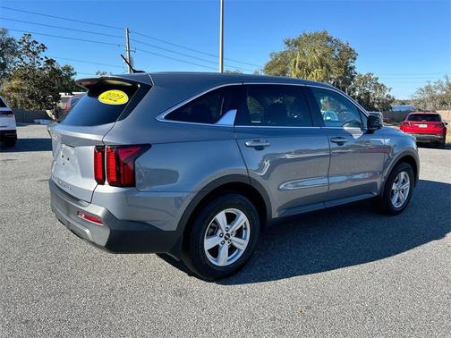 2022 Kia Sorento LX