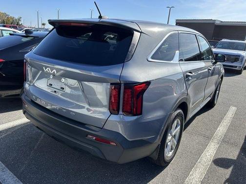 2022 Kia Sorento LX