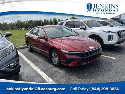 2024 Hyundai ELANTRA SE