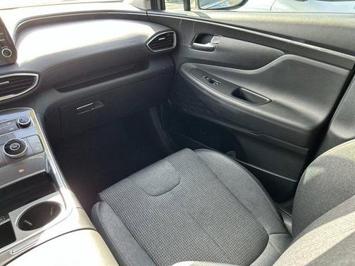 2022 Hyundai SANTA FE SE