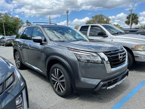 Gun Metallic 2024 Nissan Pathfinder Platinum
