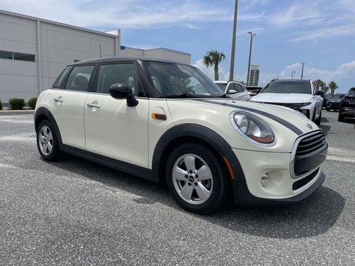2017 MINI Hardtop Cooper