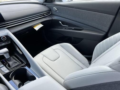 2025 Hyundai ELANTRA HEV Limited