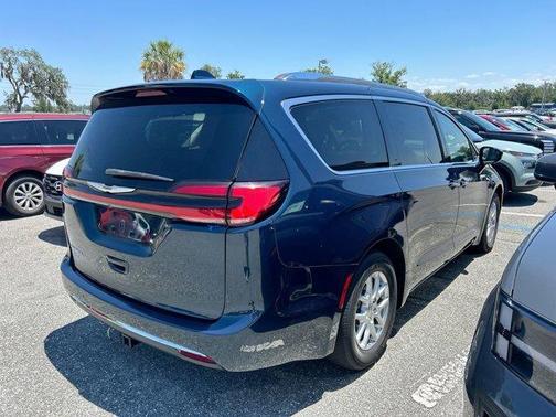 Fathom Blue Pearlcoat 2021 Chrysler Pacifica Touring-L