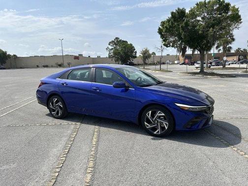2025 Hyundai ELANTRA Limited