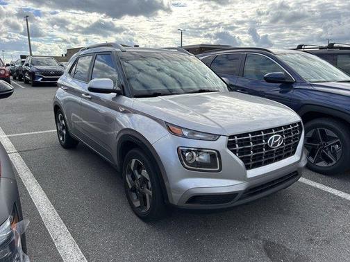 2023 Hyundai VENUE SEL
