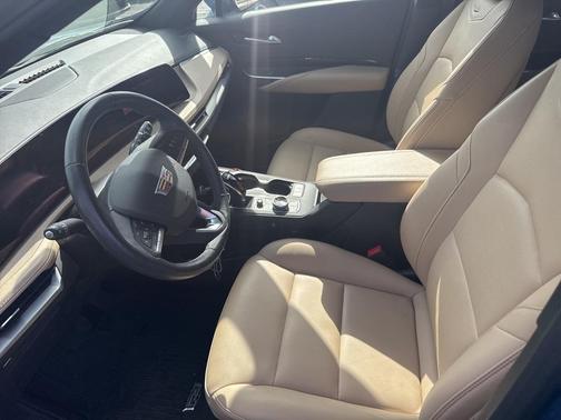 2024 Cadillac XT4 Luxury