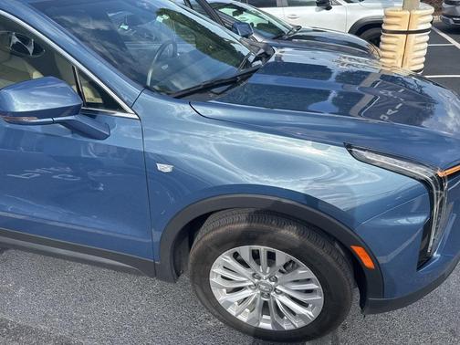 2024 Cadillac XT4 Luxury